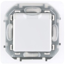 Legrand INSPIRIA Белый Розетка с з/к с крышкой и шторками (механизм) IP44, 16А (673740)